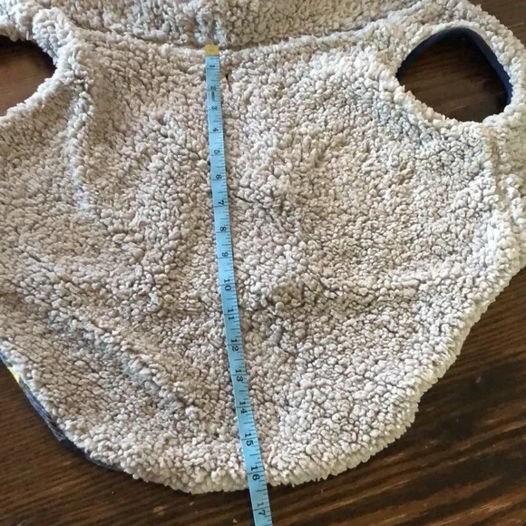 🌟HOST PIC🌟EUC 🐶 Fleece coat for a medium sized dog, measurements in pics. - Picture 5 of 6